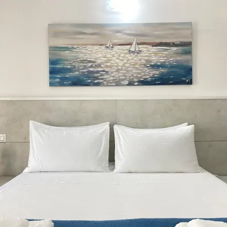 B&B Fellini 3*